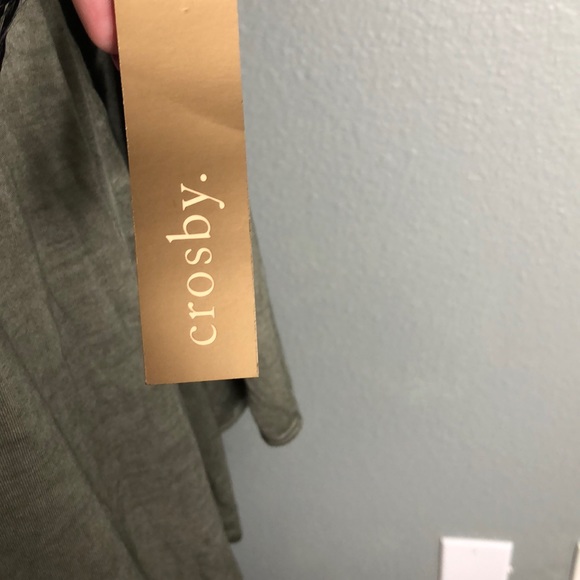 NWT Ruffle Crosby Top - Picture 5 of 6